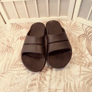 Oofos Slide Sandals 11